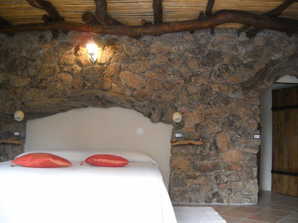 Munduge B&B Lotzorai Δωμάτιο φωτογραφία