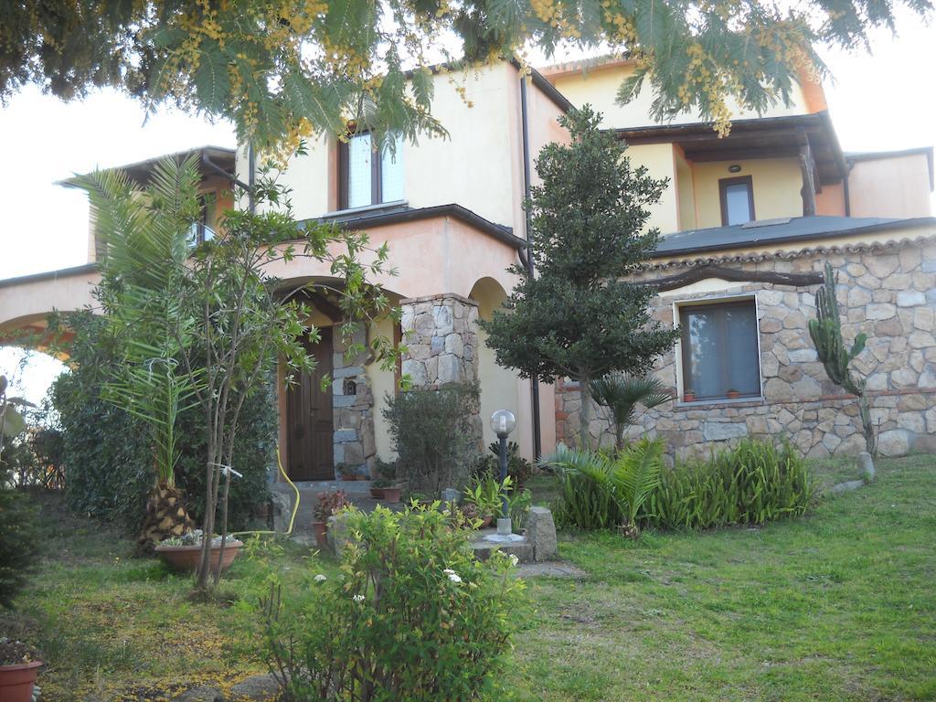 Munduge B&B Lotzorai Δωμάτιο φωτογραφία