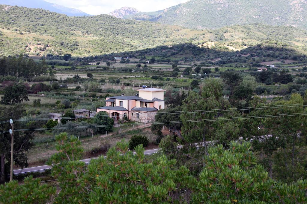 Munduge B&B Lotzorai Δωμάτιο φωτογραφία
